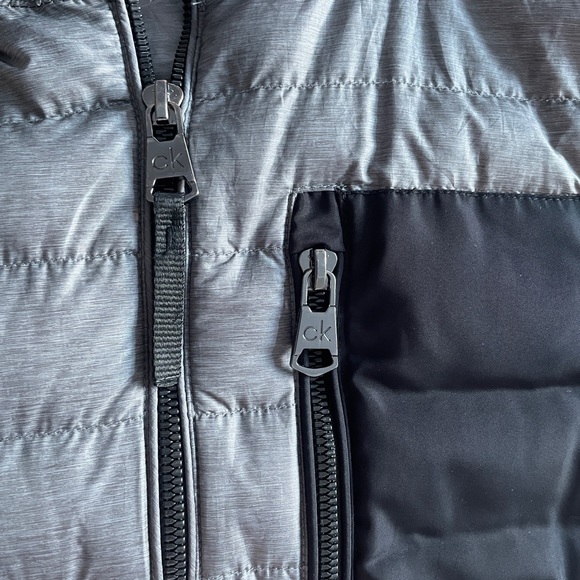 Calvin Klein Packable Premium Down Blend for Men. Detachable Hood. - Picture 2 of 3